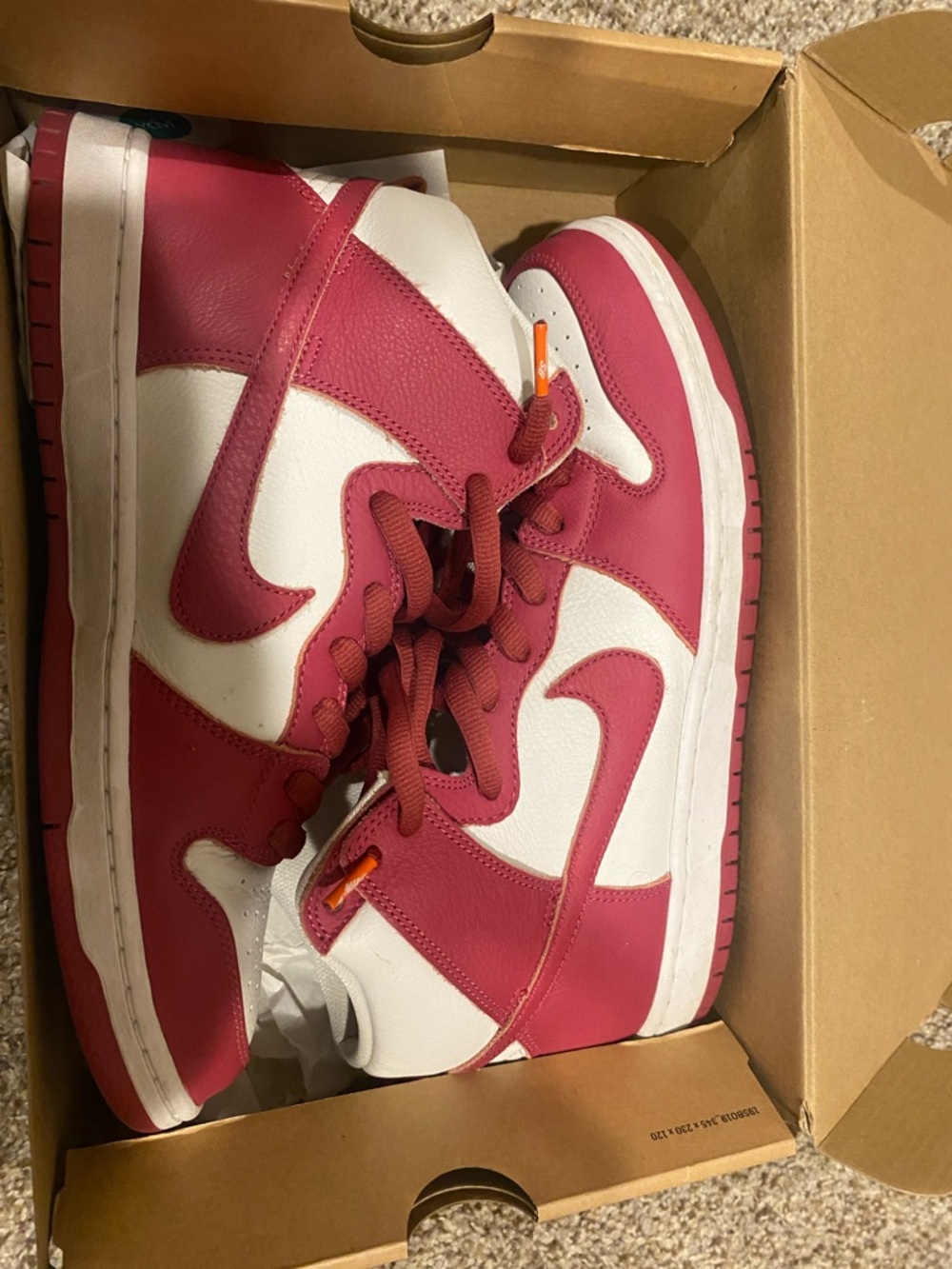 Nike High-Top sb dunk in Pink and White with box